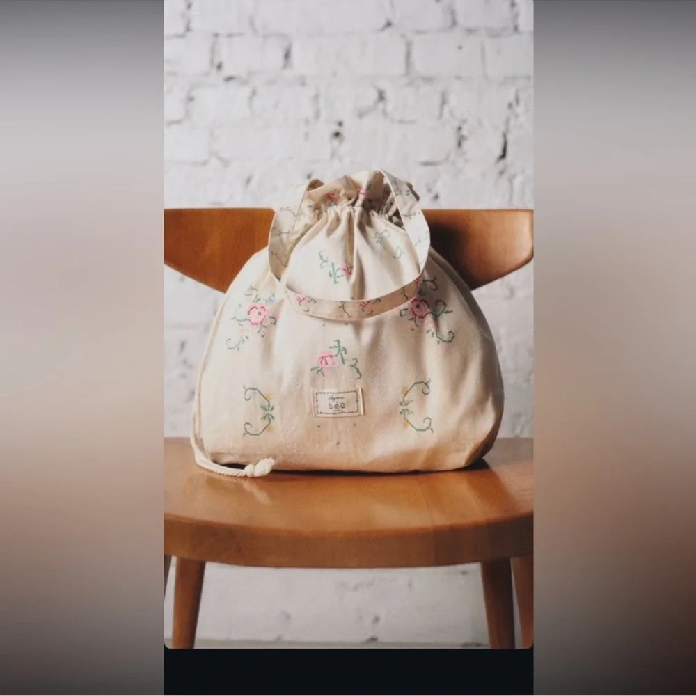 NWOT Sezane x Sea NY Floral Embroidered Drawstring Tote - Picture 1 of 3